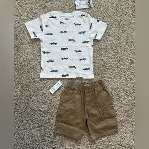 KidsHQ Boys 2pc Short Sleeve Car Print TShirt & Cargo Shorts Set. Size 4T. NWT!